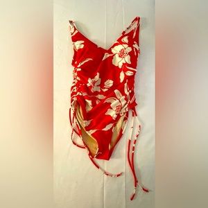 Kona Sol Coral Floral one piece ruched sides swimsuit Medium